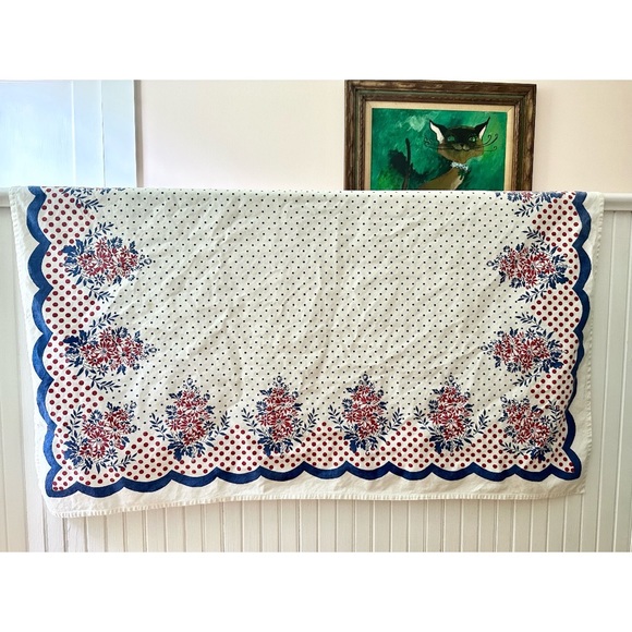Vintage Style Moda Home Floral Polkadot Tablecloth - Picture 4 of 7